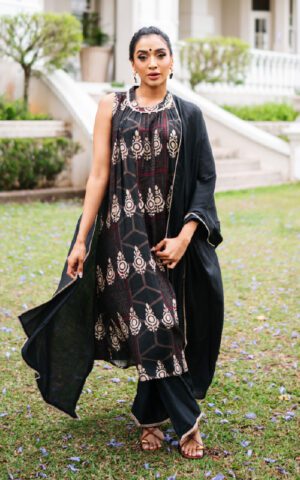 Noir Elegance Kurta Set